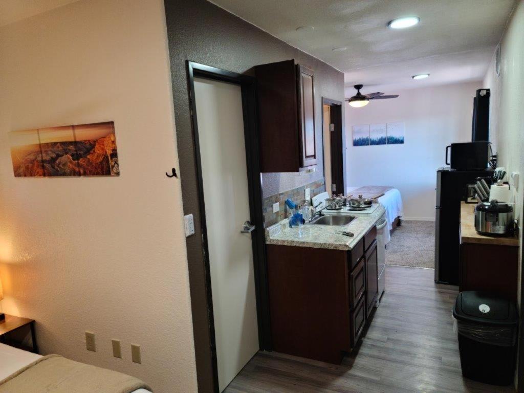 069A The Grand Canyon Getaway Suite With Kitchenette Sleeps 4 瓦莱 外观 照片
