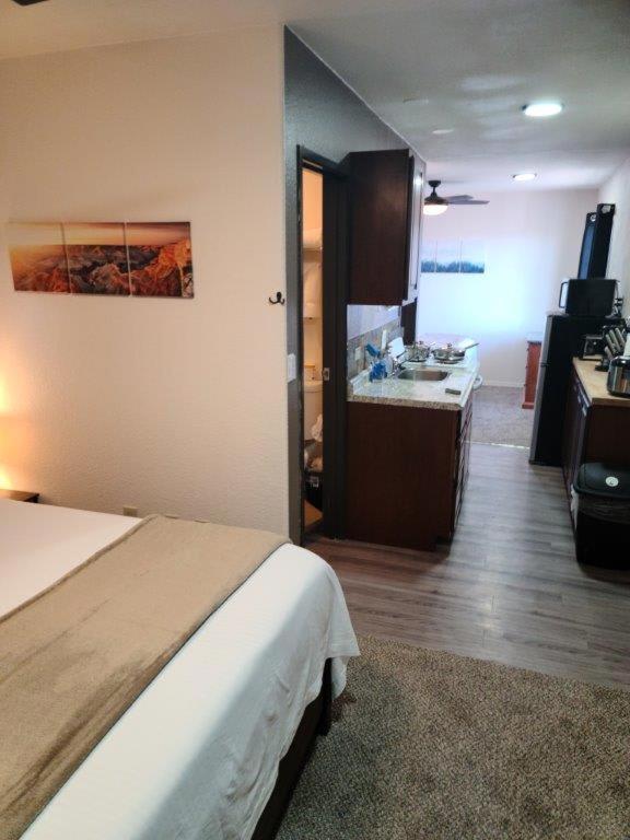 069A The Grand Canyon Getaway Suite With Kitchenette Sleeps 4 瓦莱 外观 照片